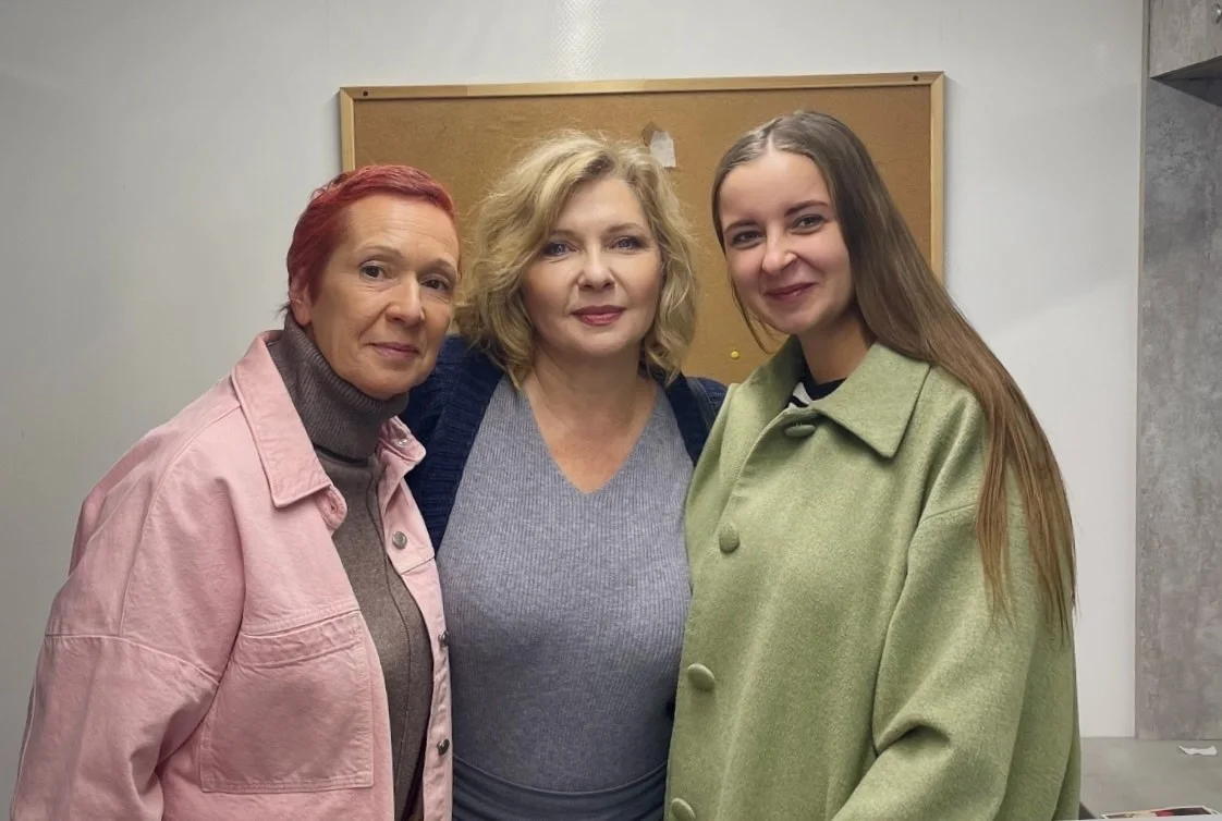 Команда «Артели» с участниками съёмок — фотография 4